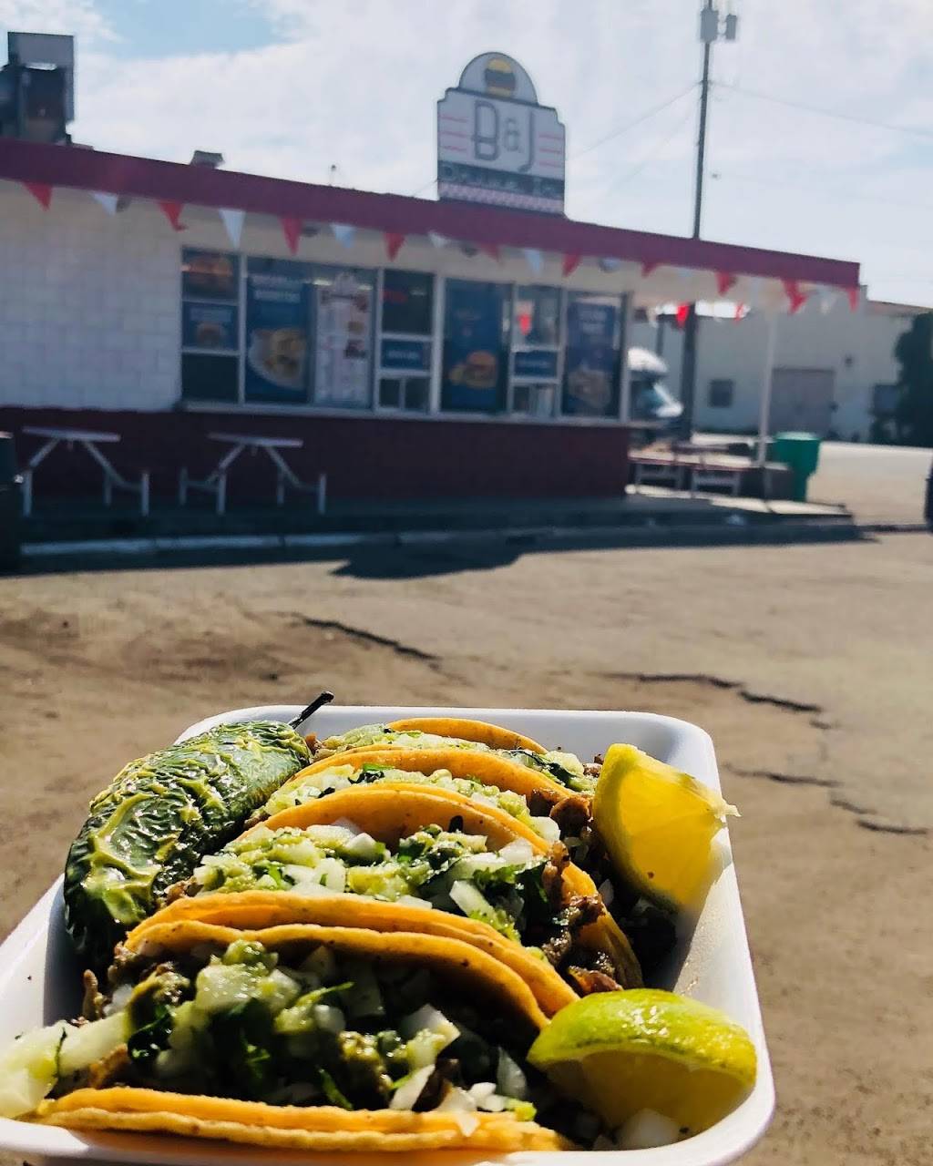 B&J Drive - In | restaurant | 1323 Los Angeles Ave, Ventura, CA 93004, USA | 8059187202 OR +1 805-918-7202