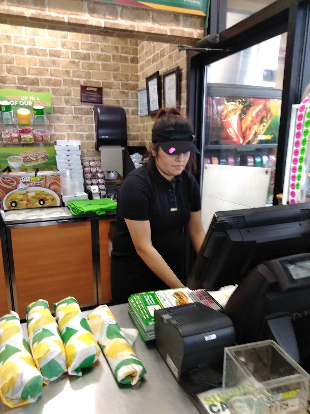 Subway Restaurants | restaurant | 4025 E 106th St, Chicago, IL 60617, USA | 7739027127 OR +1 773-902-7127