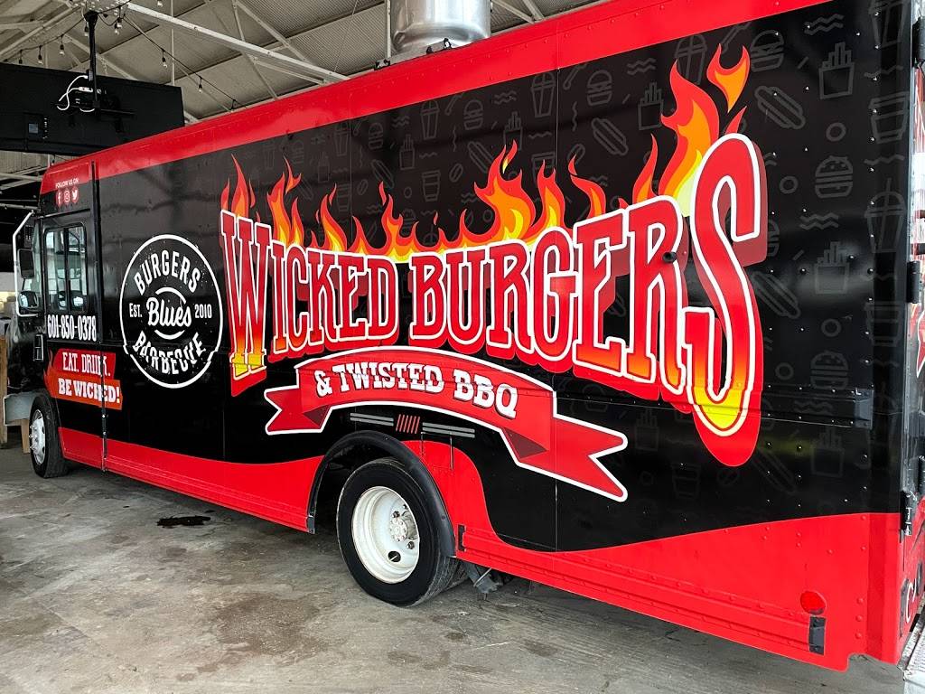 Burgers Blues Barbecue | restaurant | 168 W Government St, Brandon, MS 39042, USA | 6018292500 OR +1 601-829-2500