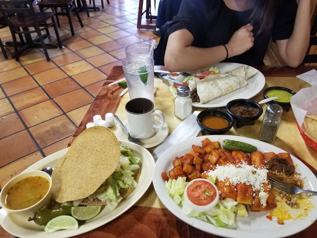 Tostada Regia Denver Harbor | restaurant | 826 Zoe St, Houston, TX 77020, USA | 2813153149 OR +1 281-315-3149