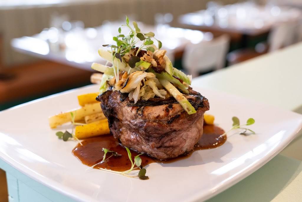 The Pine Room | restaurant | 6325 River Rd, Harrods Creek, KY 40027, USA | 5025284422 OR +1 502-528-4422