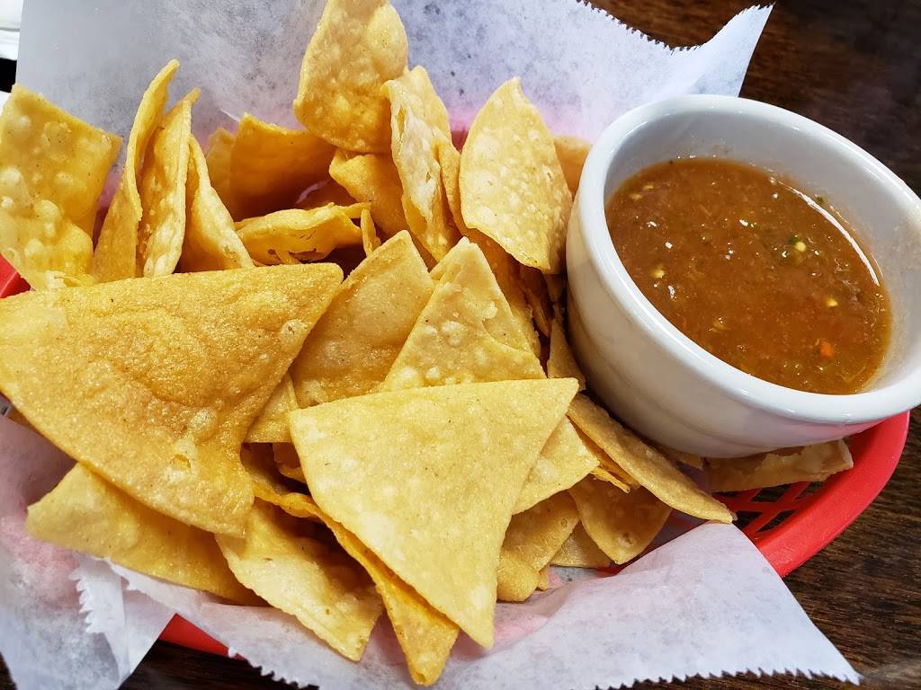 Tias Taco Hut | restaurant | 5730 Babcock Rd, San Antonio, TX 78240, USA | 2105588646 OR +1 210-558-8646