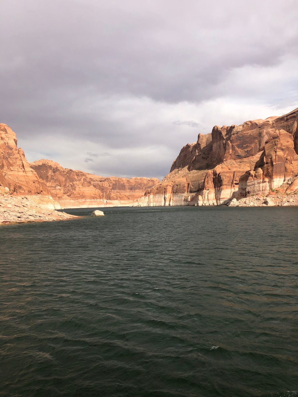 Bullfrog Marina | restaurant | UT-276, Lake Powell, UT 84533, USA | 4356843000 OR +1 435-684-3000