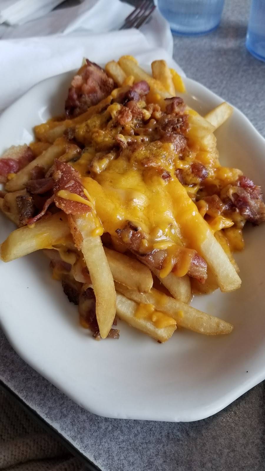 Duchess Diner | restaurant | 1000 Stratford Ave, Stratford, CT 06615, USA | 2033757366 OR +1 203-375-7366