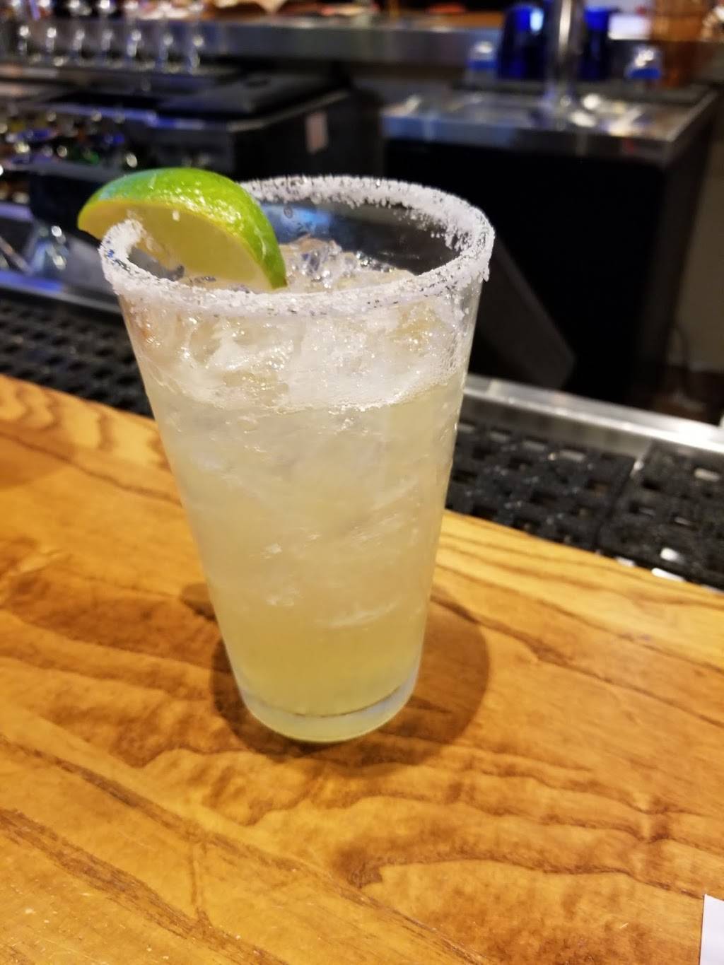 Chilis Grill & Bar | meal takeaway | 3199 Zinfandel Dr, Rancho Cordova, CA 95670, USA | 9166351621 OR +1 916-635-1621