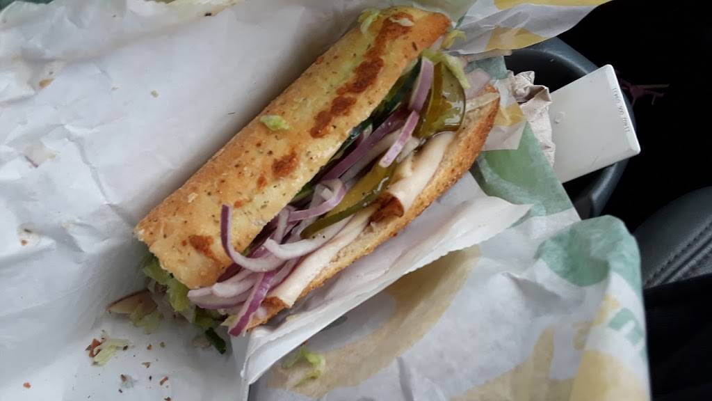 Subway | restaurant | 1921 24th St, Bakersfield, CA 93301, USA | 6618630124 OR +1 661-863-0124