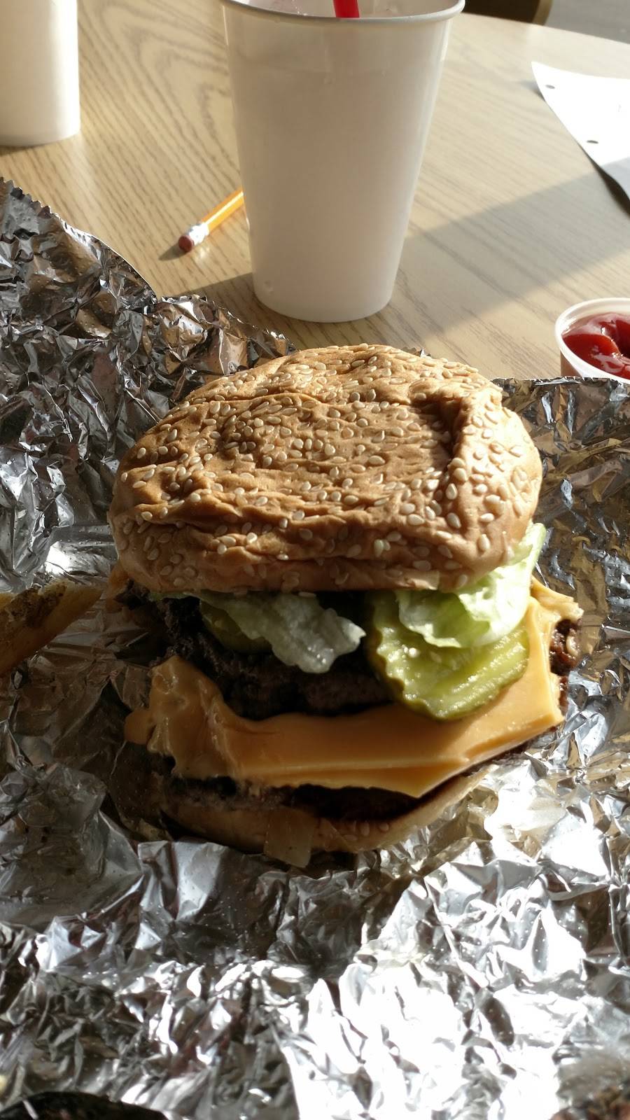 Five Guys | meal takeaway | 4989 S Broadway, Englewood, CO 80113, USA | 3038061111 OR +1 303-806-1111