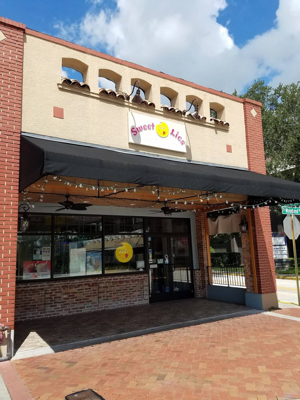 Sweet Lics Frozen Treats & More | restaurant | 224 N Woodland Blvd, DeLand, FL 32720, USA | 3868736433 OR +1 386-873-6433