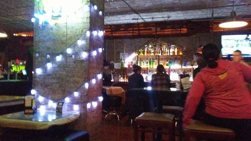 Green Kayak Grille & Pub | restaurant | 200 Front St, New Richmond, OH 45157, USA | 5138436040 OR +1 513-843-6040