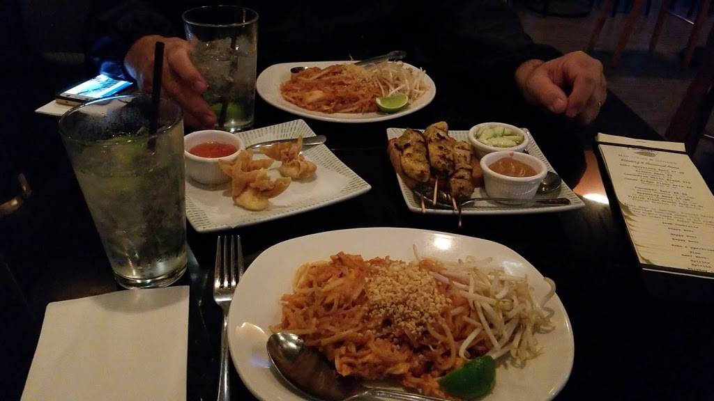 Siam on Eastlake | restaurant | 1629 Eastlake Ave E, Seattle, WA 98102, USA | 2063226174 OR +1 206-322-6174