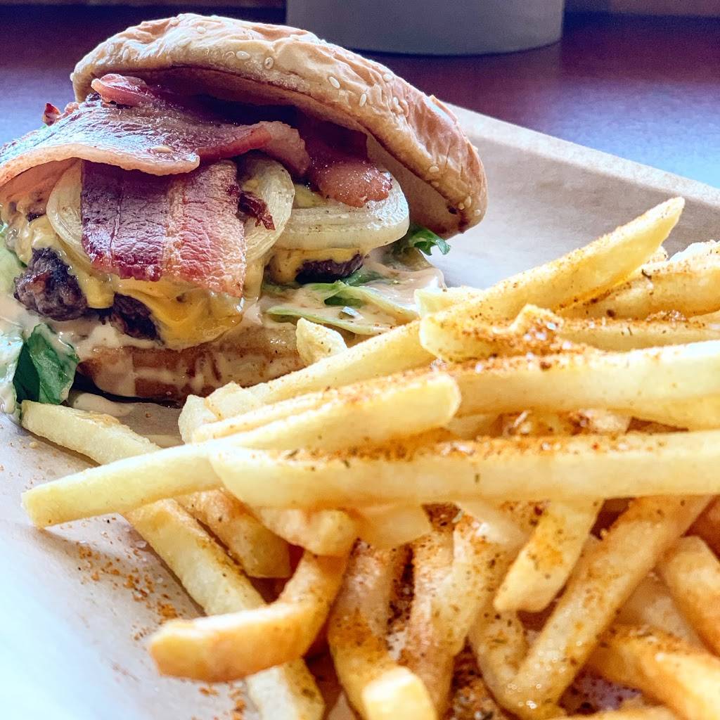 The Follow Wings | restaurant | 2150 N Josey Ln #322, Carrollton, TX 75006, USA | 2149409788 OR +1 214-940-9788