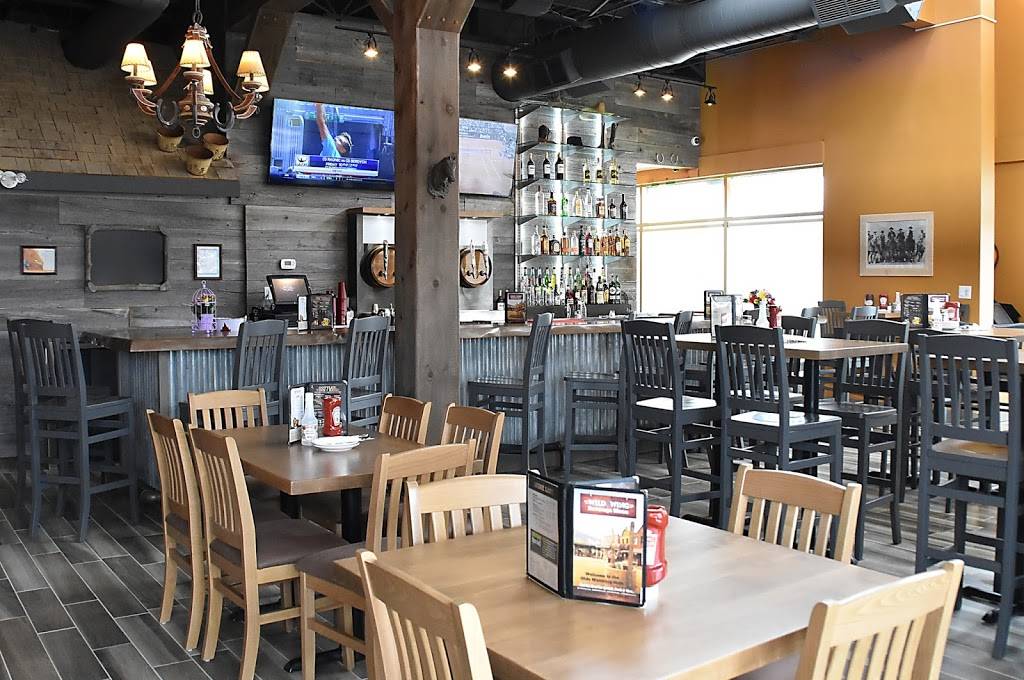 Wild Wing | restaurant | 321 Main St #3, Wasaga Beach, ON L9Z 0B6, Canada | 7053529464 OR +1 705-352-9464