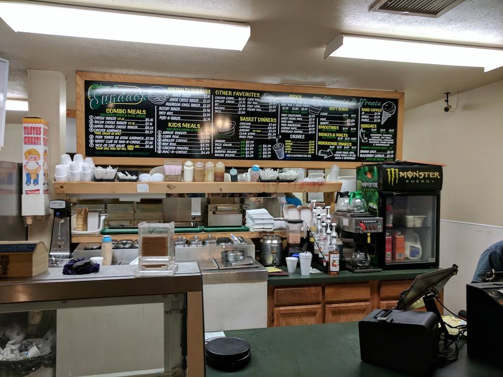 Sundaes Fast Food | restaurant | 117 Hwy RB, Stockton, MO 65785, USA | 4172764929 OR +1 417-276-4929