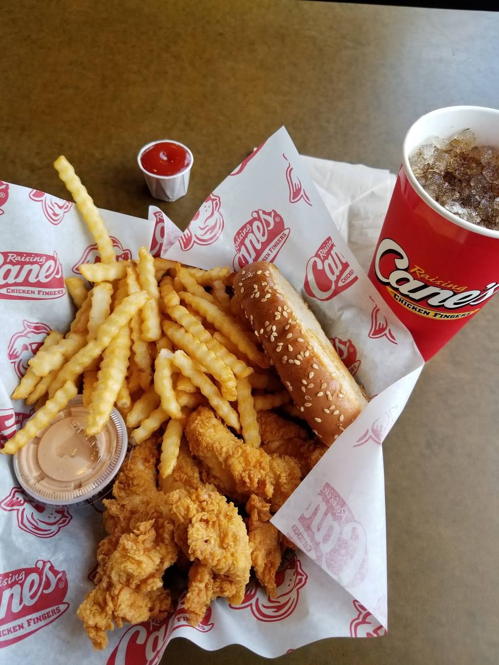 Raising Canes Chicken Fingers | meal takeaway | 2800 S. Airport Depot Blvd, Midwest City, OK 73110, USA | 4058697127 OR +1 405-869-7127