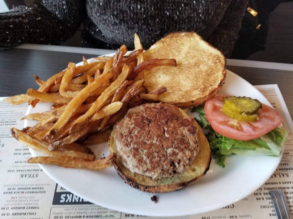 Dallas BBQ | restaurant | 89-14 Parsons Blvd, Jamaica, NY 11432, USA | 7182157300 OR +1 718-215-7300