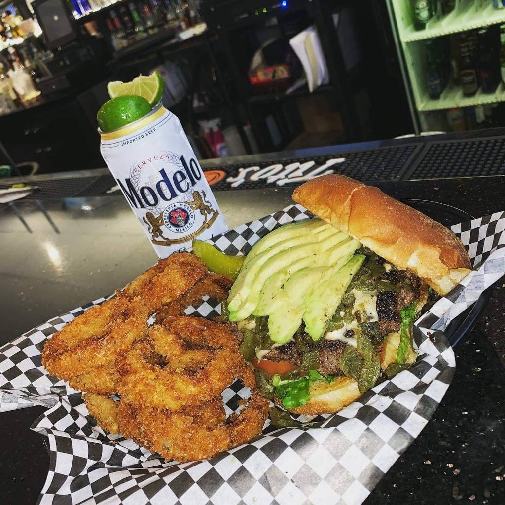 The District Pub & Kitchen | restaurant | 1160 Airway Blvd Suite DA 3-4 Suit, El Paso, TX 79925, USA | 9152496682 OR +1 915-249-6682