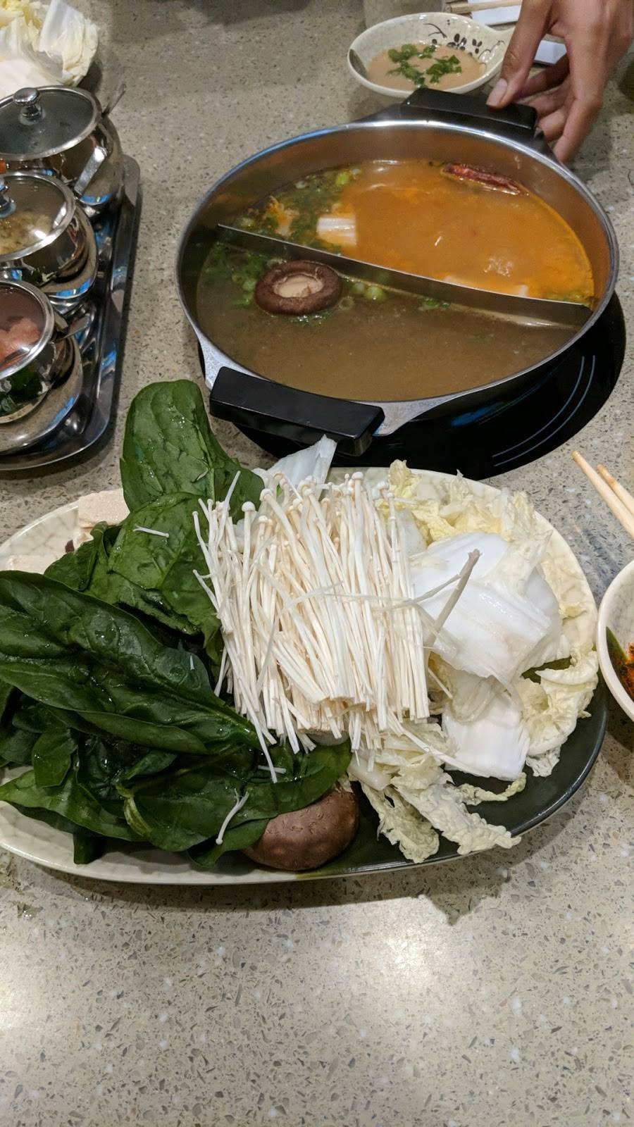 Shabu House | restaurant | 1050 Valencia St, San Francisco, CA 94110, USA | 4157570889 OR +1 415-757-0889