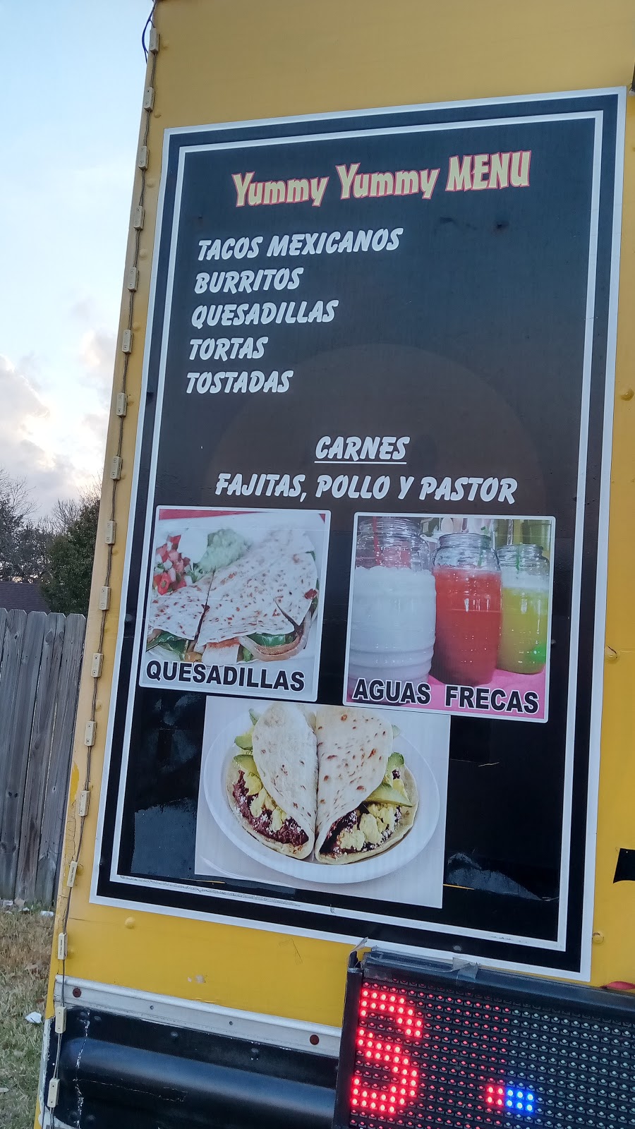 Pupuseria y Taqueria | restaurant | 3602 Broadway St, Houston, TX 77017, USA | 8323823445 OR +1 832-382-3445