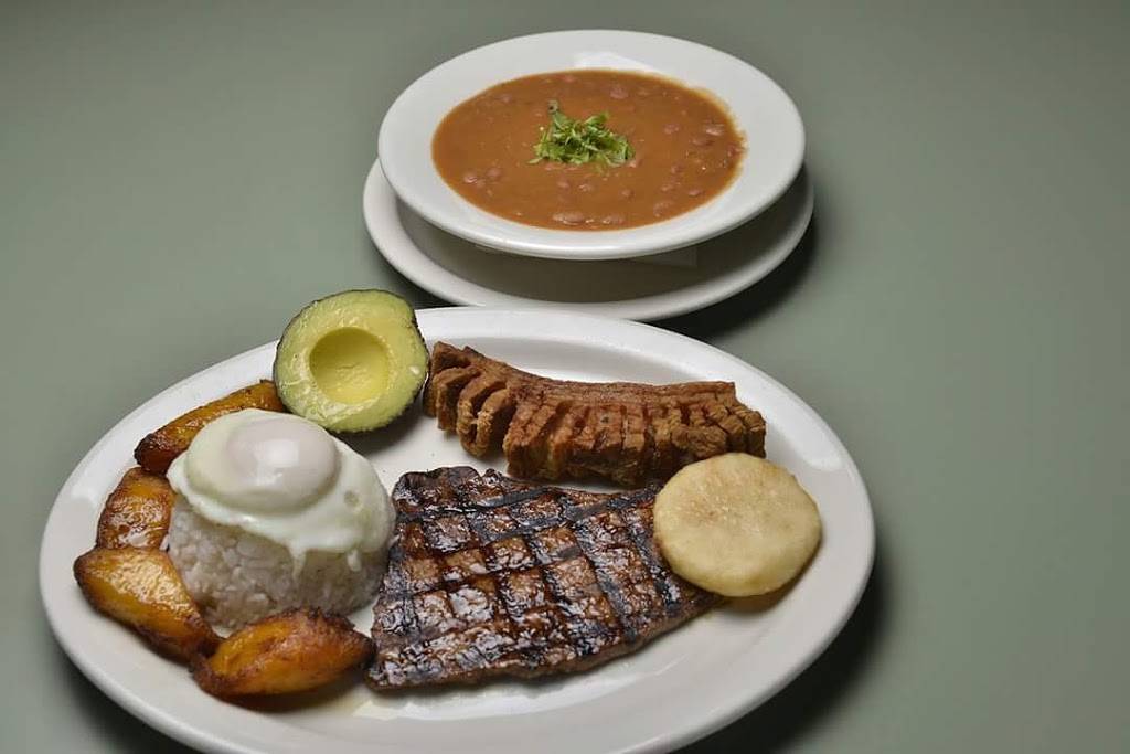 Simon Parrilla Bar and Grill | night club | 1187 Florida Mall Ave, Orlando, FL 32809, USA | 4072032982 OR +1 407-203-2982