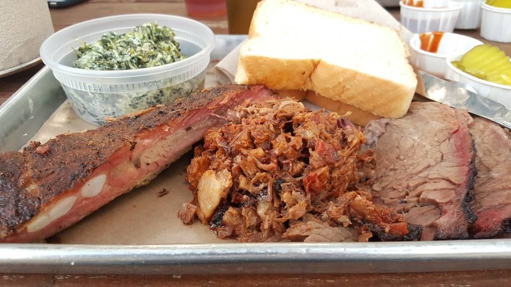 Do-Rite BBQ at Graceland | restaurant | 8600 290 West, Austin, TX 78736, USA | 5127929778 OR +1 512-792-9778