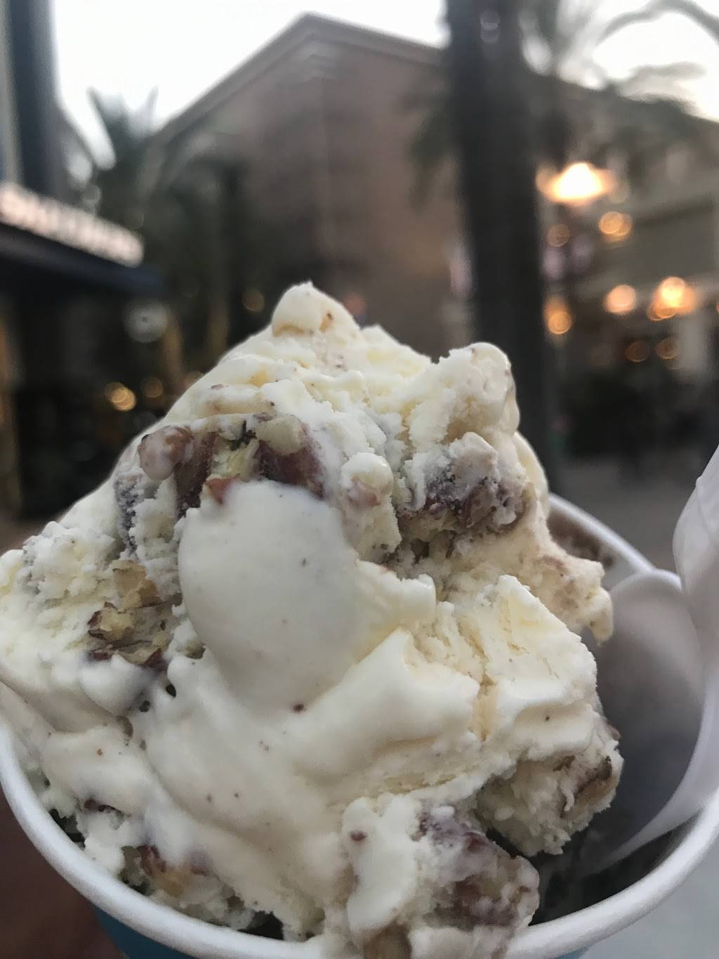 Ben & Jerrys | bakery | 164 E Palm Ave Unit 101, Burbank, CA 91502, USA | 8185667602 OR +1 818-566-7602