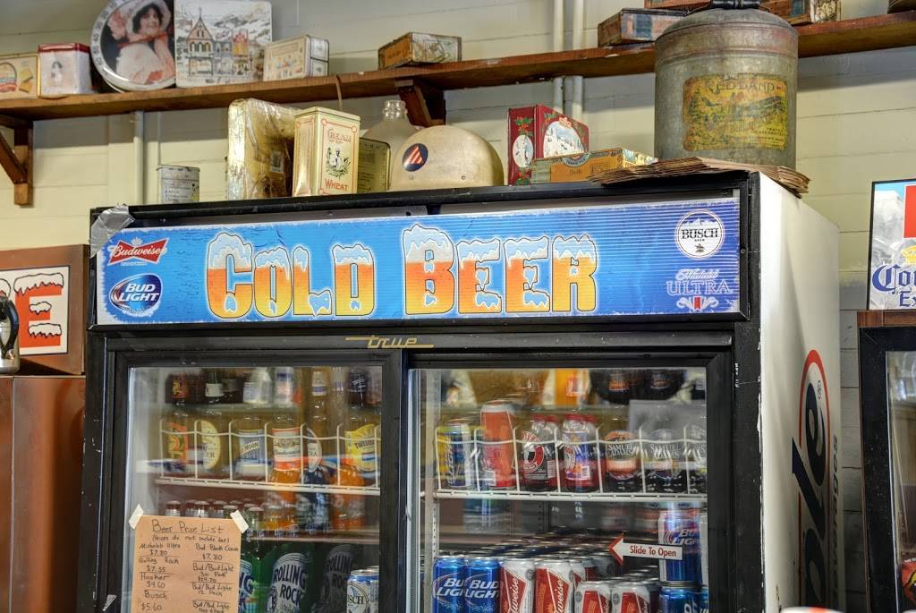 Riverton General Store | restaurant | 2 Main St, Riverton, CT 06065, USA | 8603790811 OR +1 860-379-0811