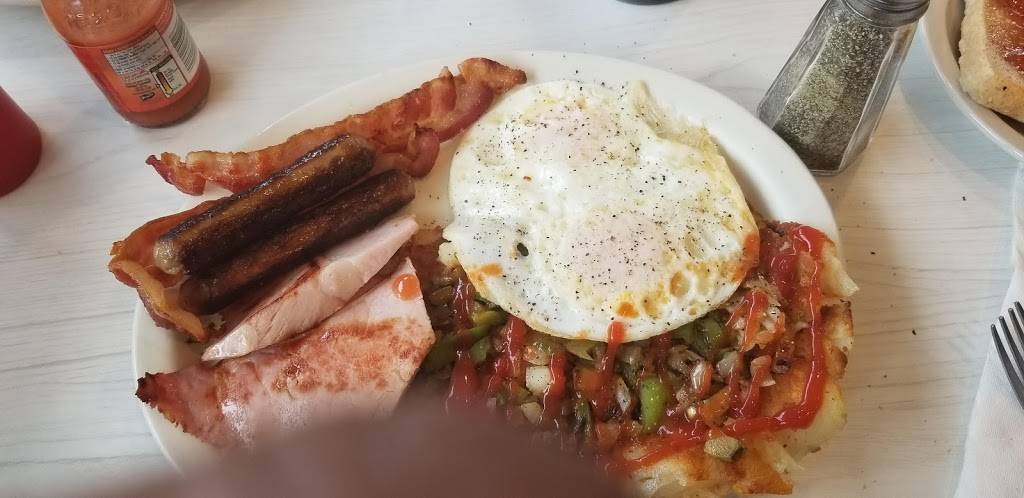 Ham Palace | restaurant | 4700 E Davison St, Detroit, MI 48212, USA | 3133685481 OR +1 313-368-5481