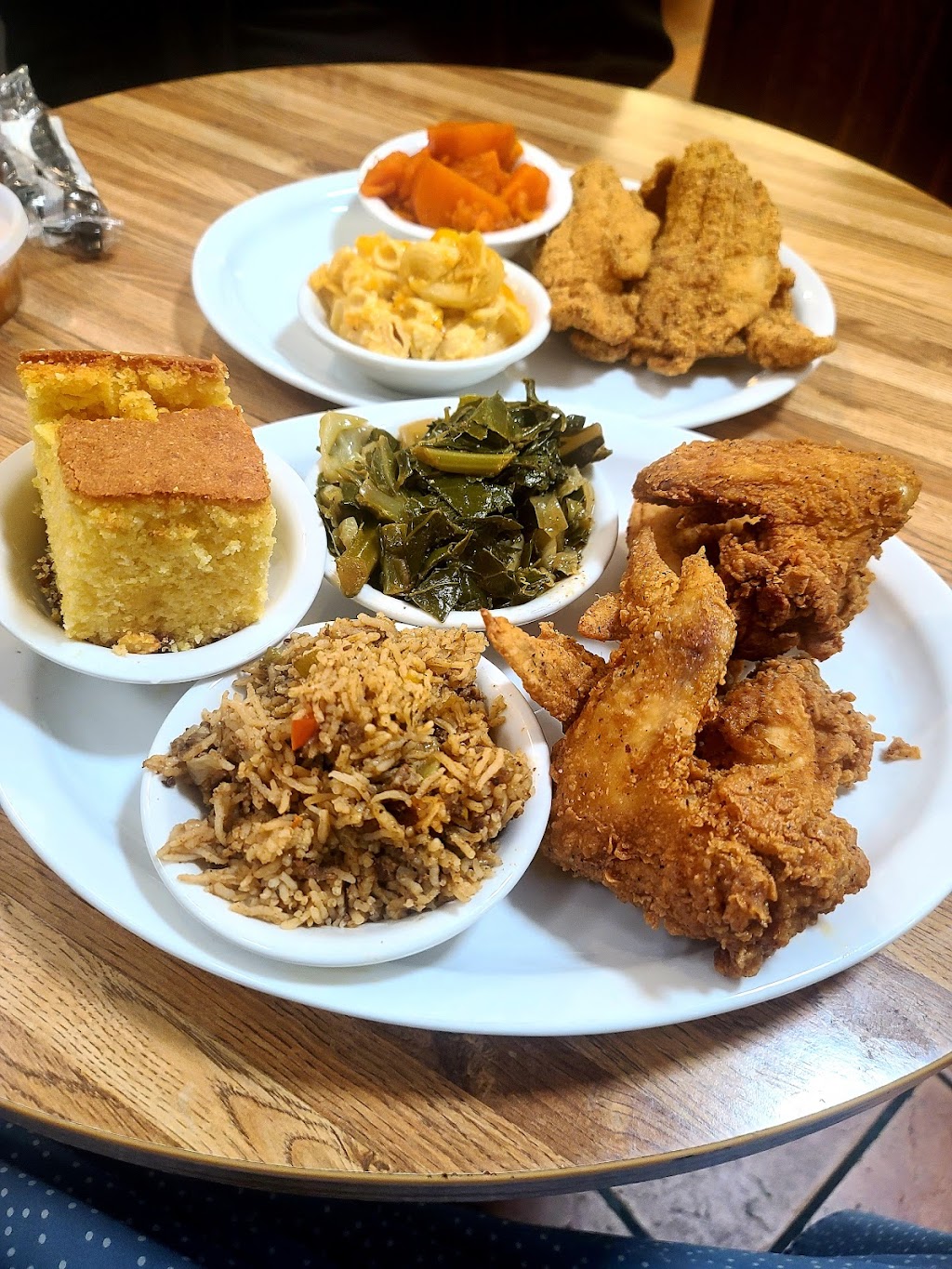 Savoys Southern Soul | restaurant | 445 W Weber Ave, Stockton, CA 95203, USA | 2092277468 OR +1 209-227-7468