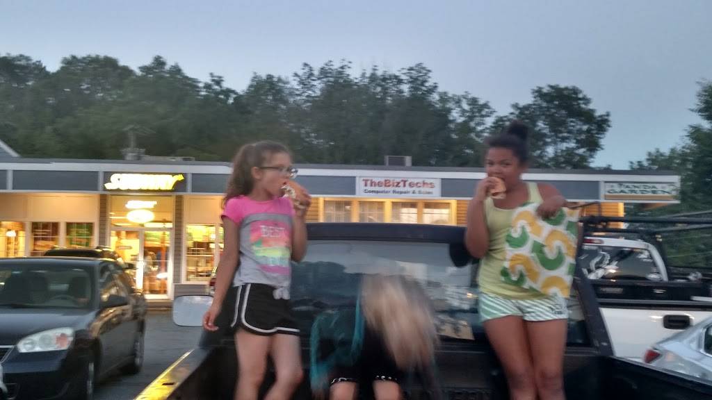 Subway | restaurant | 1368 Main St, Coventry, CT 06238, USA | 8607422323 OR +1 860-742-2323