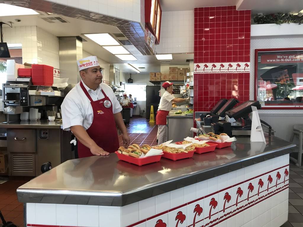 In-N-Out Burger | restaurant | 3071 Countryside Dr, Turlock, CA 95380, USA | 8007861000 OR +1 800-786-1000