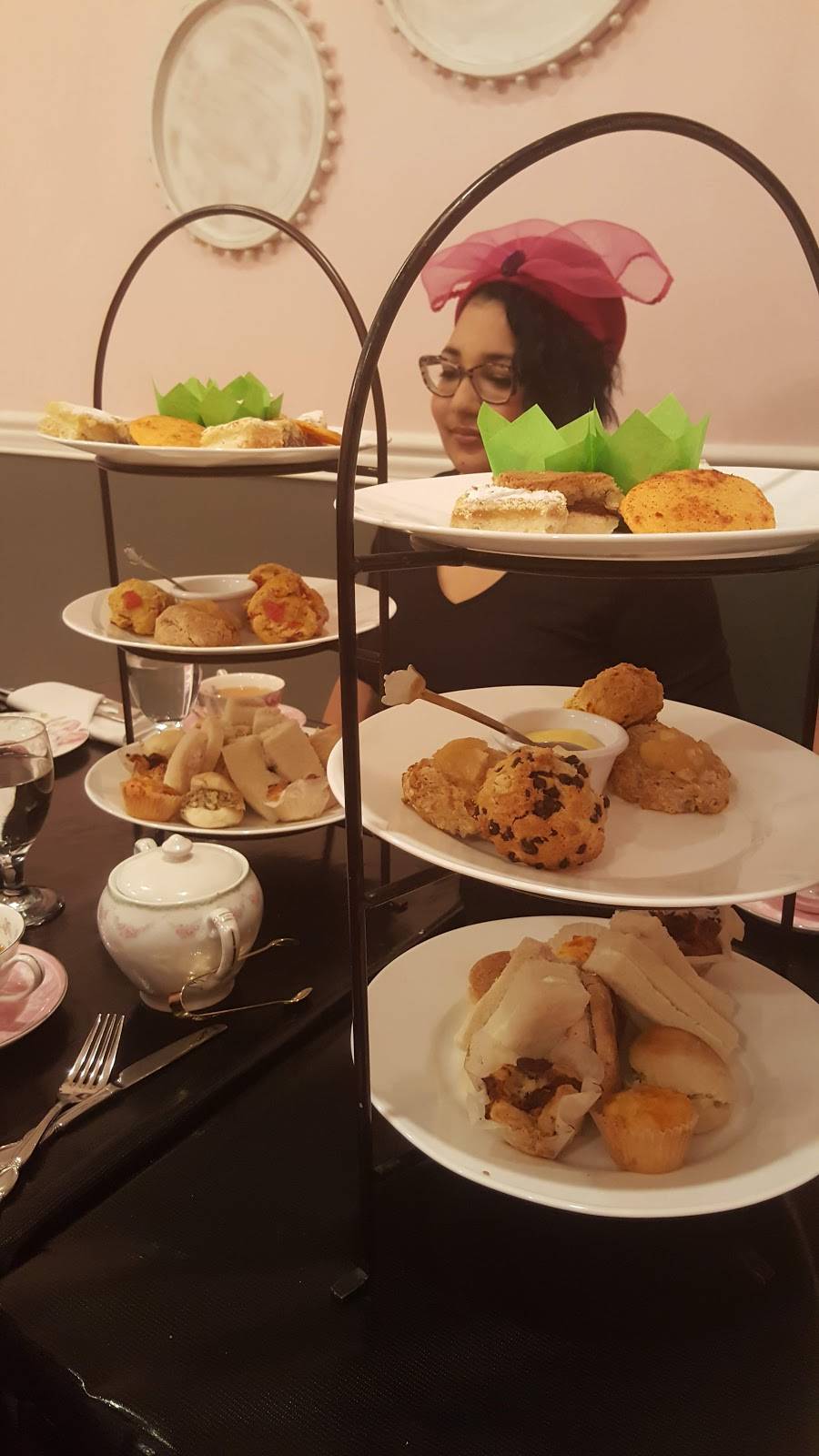 Sisters Tea Parlor & Boutique | restaurant | 4765 Fox Run, Buckner, KY 40010, USA | 5022226420 OR +1 502-222-6420