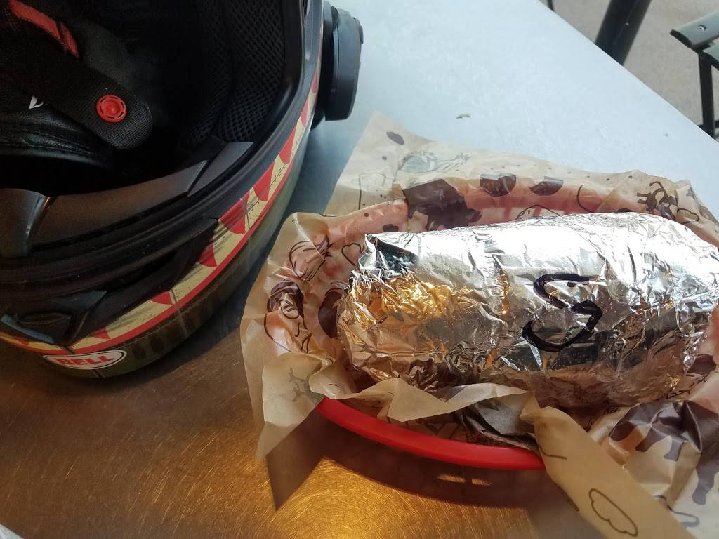 Chipotle Mexican Grill | restaurant | 15754 Paramount Blvd A, Paramount, CA 90723, USA | 5622202606 OR +1 562-220-2606