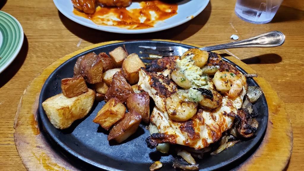 Applebees Grill + Bar | restaurant | 3100 Golf Rd, Delafield, WI 53018, USA | 2626462174 OR +1 262-646-2174