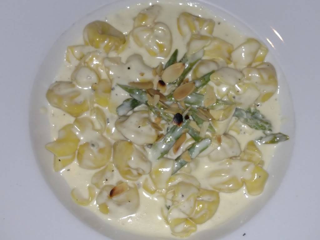 Frank and Dinos | restaurant | 39 SE 1st Ave., Boca Raton, FL 33432, USA | 5612184636 OR +1 561-218-4636