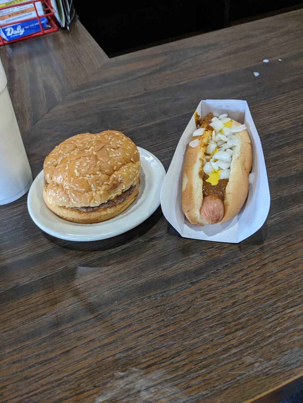 Daly Drive-In | restaurant | 31500 Plymouth Rd, Livonia, MI 48150, USA | 7344274474 OR +1 734-427-4474