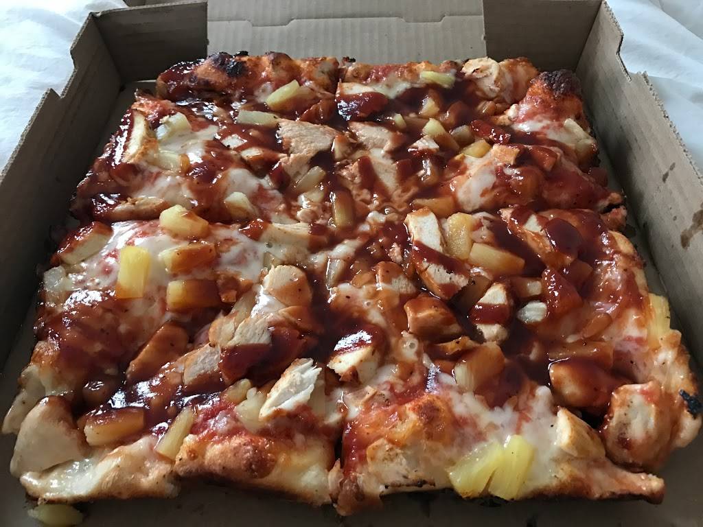 Tivoli Pizzeria | restaurant | 68287 Main St, Richmond, MI 48062, USA | 5867272242 OR +1 586-727-2242