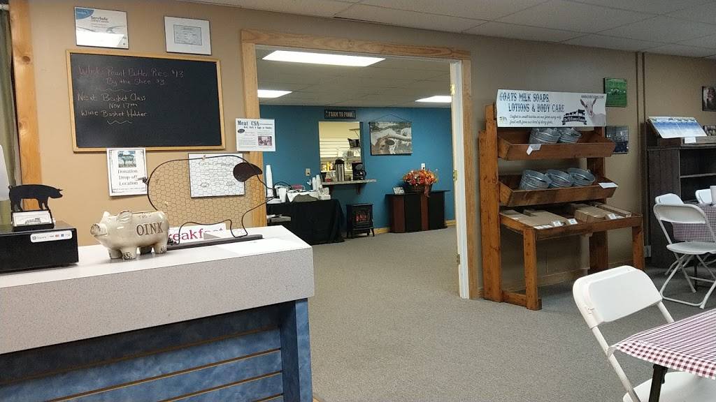 Dn’D Family Farms The Smoky Pig | restaurant | 8495 Woodbury Pike, Hollidaysburg, PA 16648, USA | 8143175234 OR +1 814-317-5234