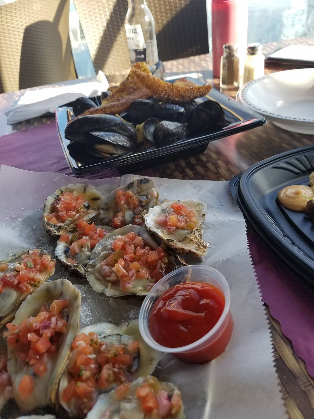 Kingstons Clam Bar | restaurant | 130 Atlantic Ave, West Sayville, NY 11796, USA | 6315890888 OR +1 631-589-0888