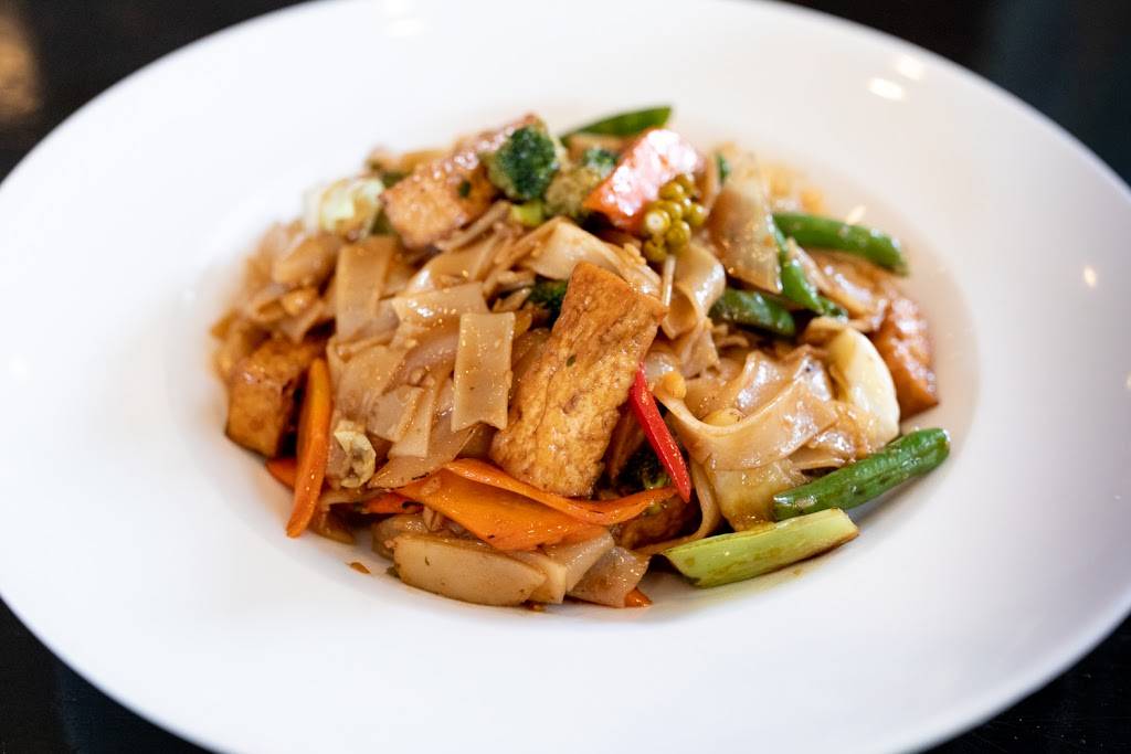 Thai Basil Kitchen | restaurant | 1475 Peachtree Pkwy, Cumming, GA 30041, USA | 4706957377 OR +1 470-695-7377