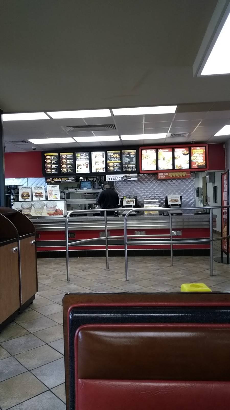 Hardees | restaurant | 8009 Pendleton Pike, Indianapolis, IN 46226, USA | 3178970515 OR +1 317-897-0515