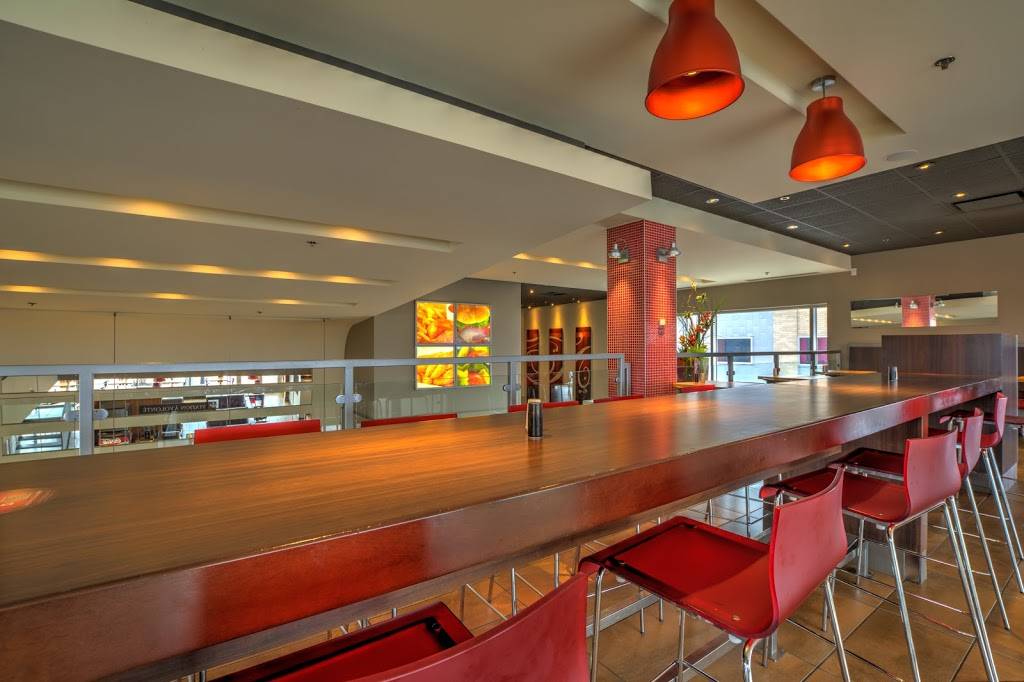 St-Hubert Express | restaurant | 101 Boulevard Sir-Wilfrid-Laurier, Beloeil, QC J3G 4G4, Canada | 5143855555 OR +1 514-385-5555