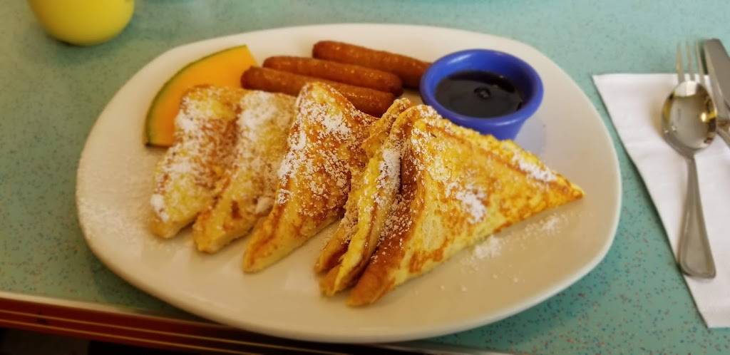 Route 401 Diner | restaurant | 2 Ronson Dr, Etobicoke, ON M9W 1B2, Canada | 4162477836 OR +1 416-247-7836