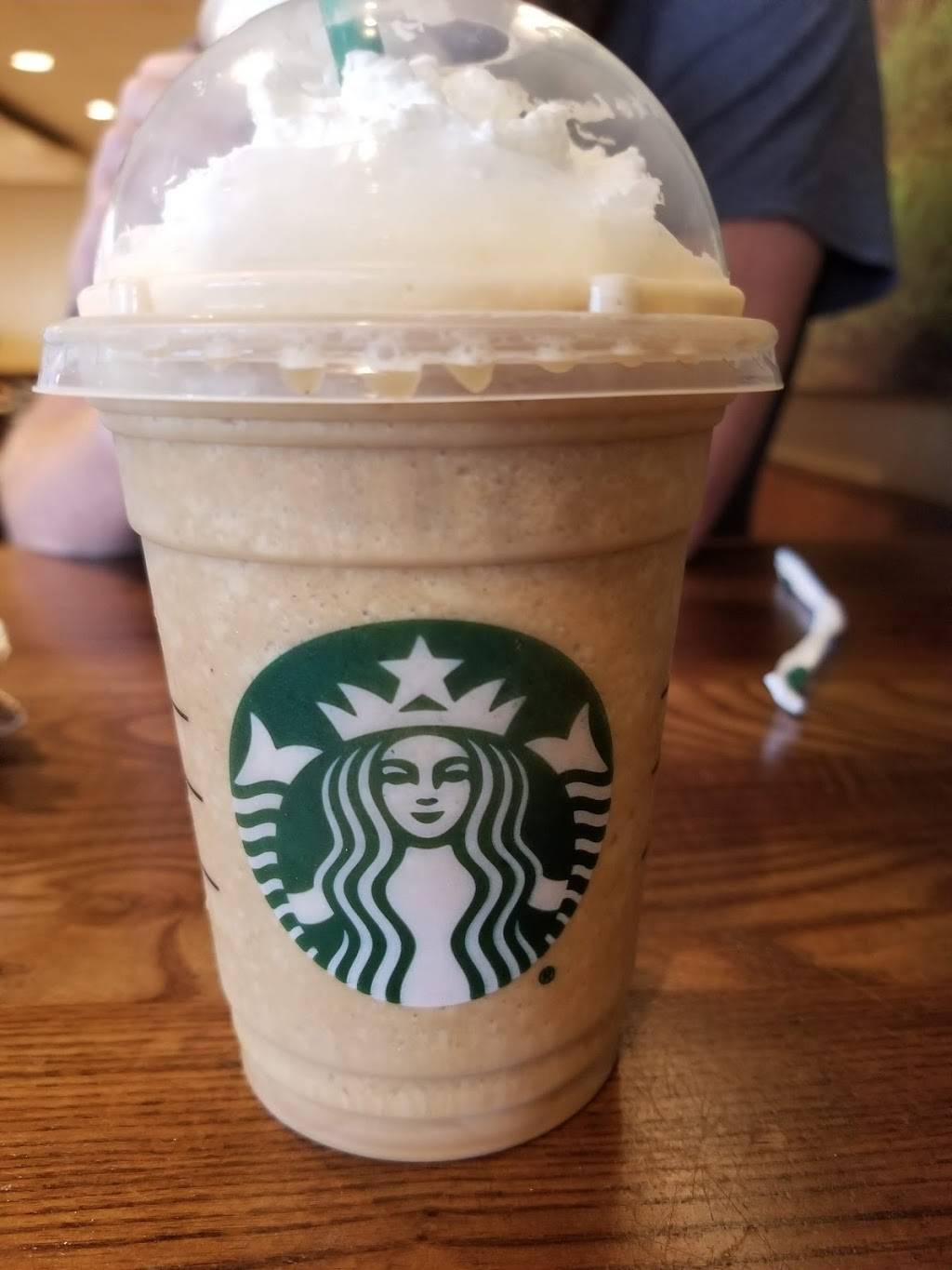 Starbucks | cafe | 1801 N W Ave, Jackson, MI 49202, USA | 5177823408 OR +1 517-782-3408