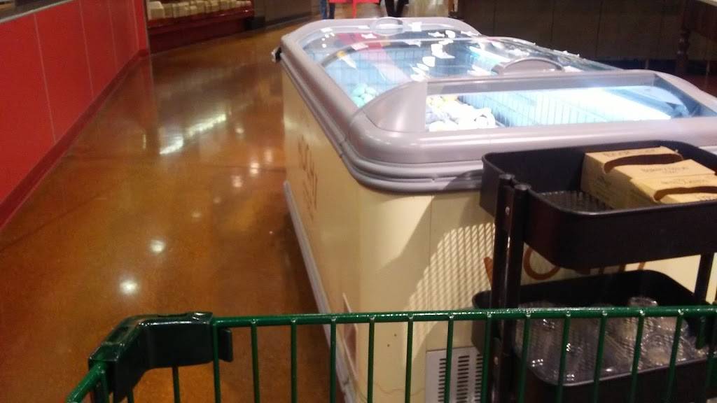 La Ilusion Restaurant & Bar | restaurant | 100-134 IL-25, Carpentersville, IL 60110, USA | 8474262600 OR +1 847-426-2600