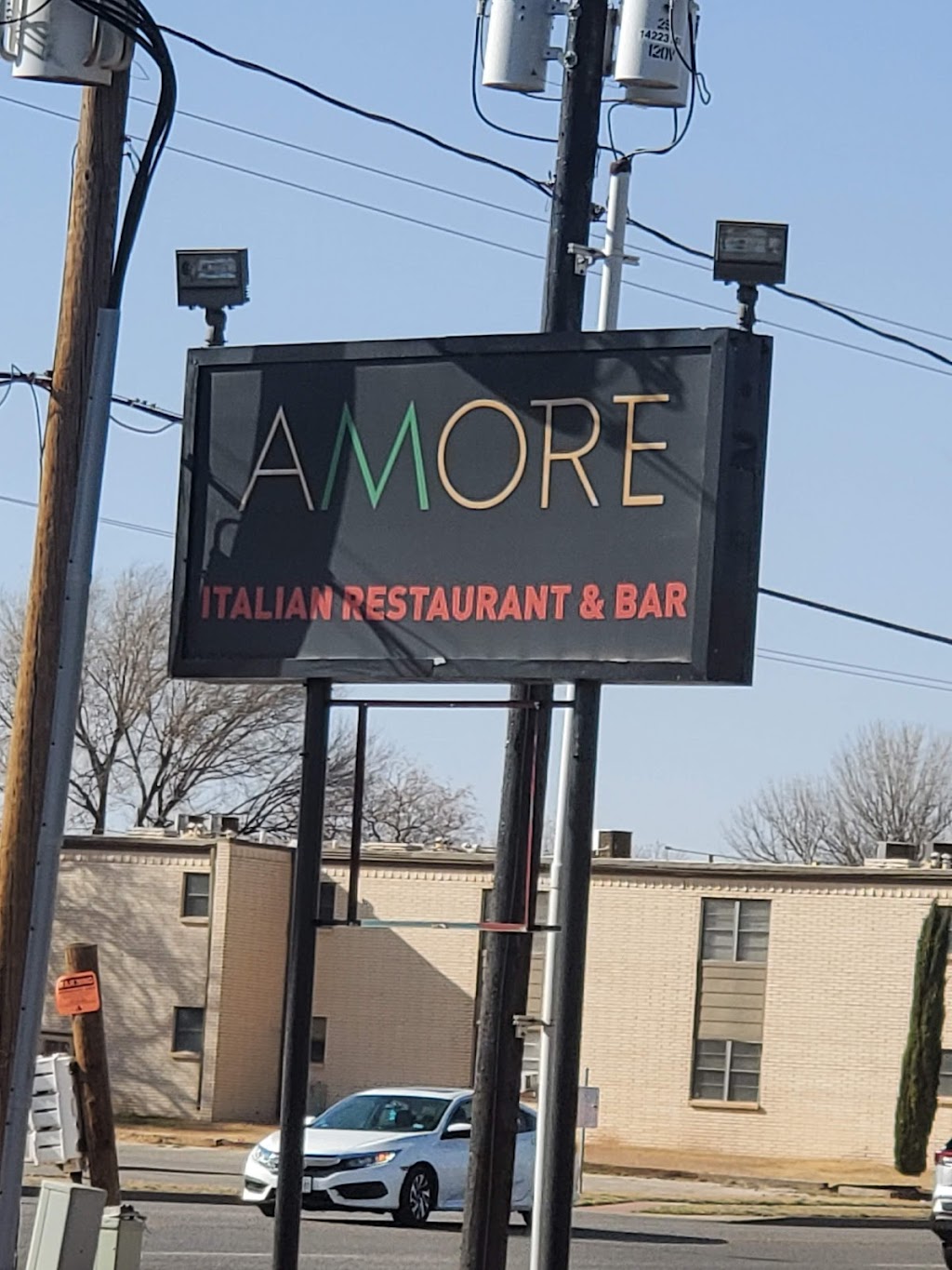 Amore Italian Restaurant & Bar | restaurant | 4604 College Ave, Snyder, TX 79549, USA | 3255152080 OR +1 325-515-2080
