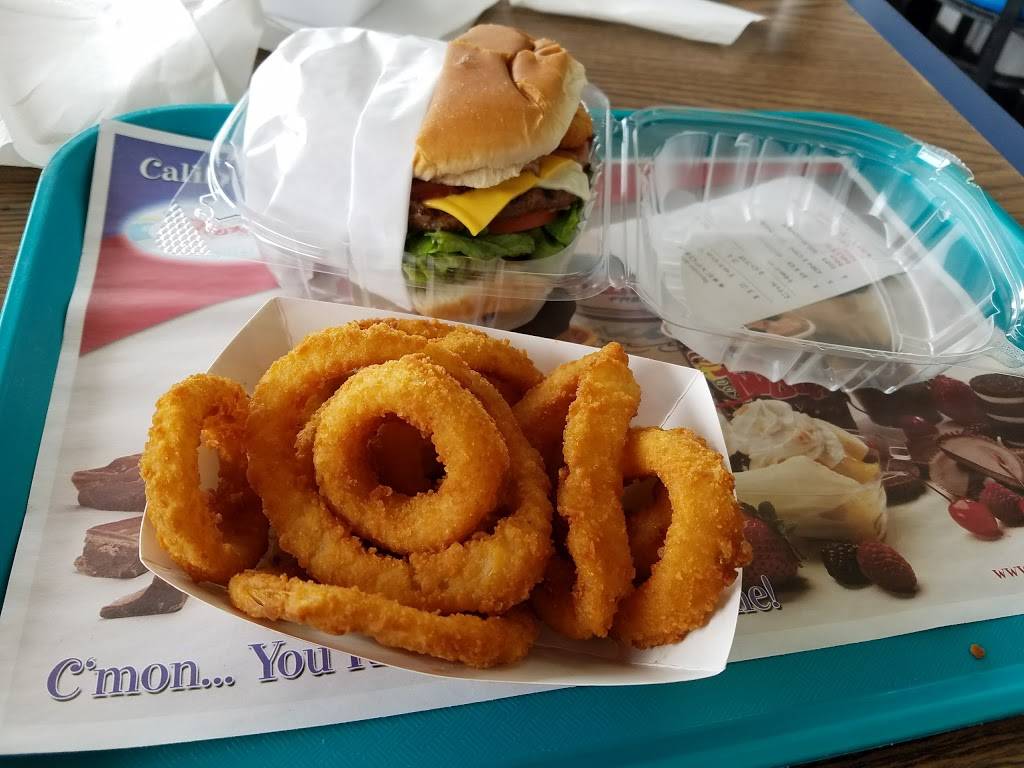 Fosters Freeze | restaurant | 907 E Harvard Drive, Santa Paula, CA 93060, USA | 8055259129 OR +1 805-525-9129