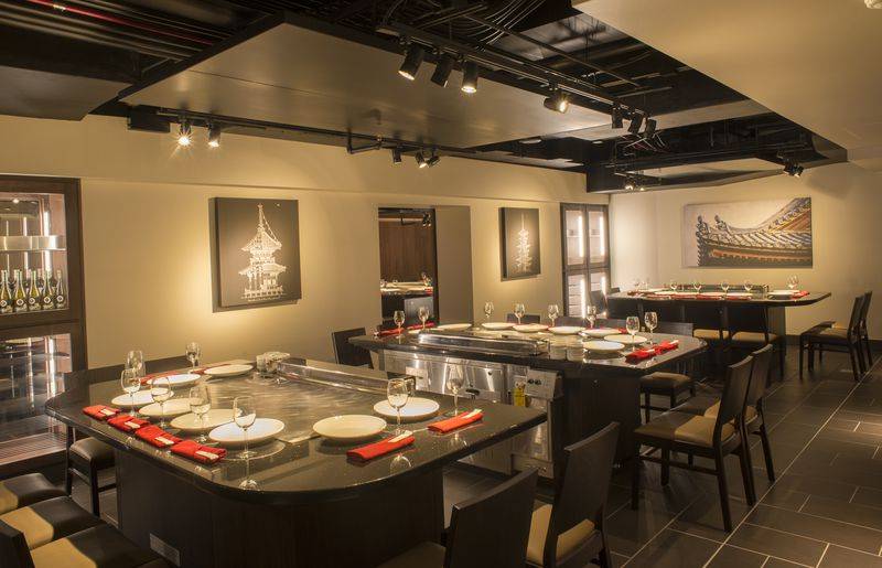 Benihana | restaurant | 875 N Michigan Ave, Chicago, IL 60611, USA | 3127803110 OR +1 312-780-3110