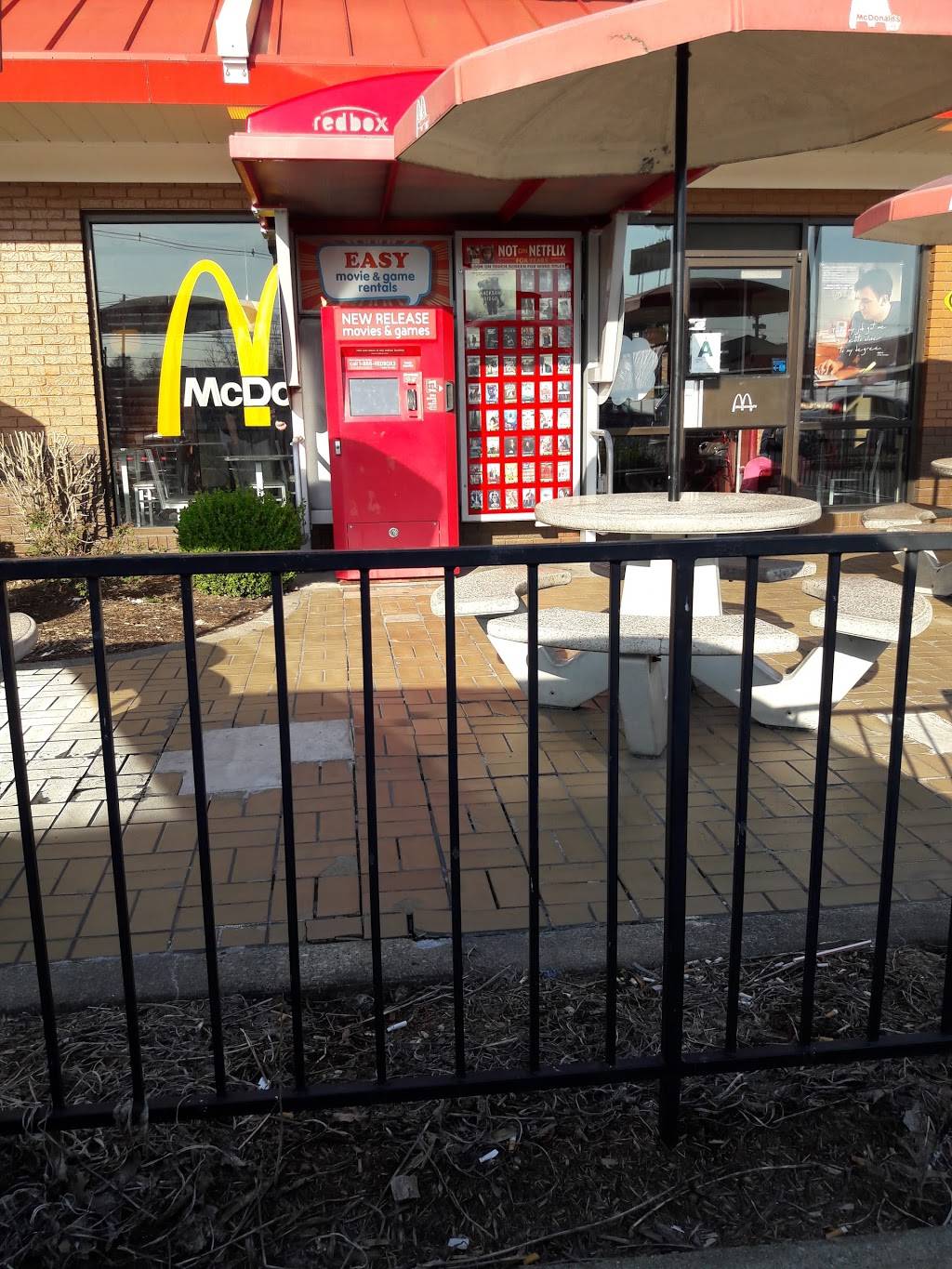 McDonalds | cafe | 4622 Dixie Hwy, Shively, KY 40216, USA | 5024478964 OR +1 502-447-8964