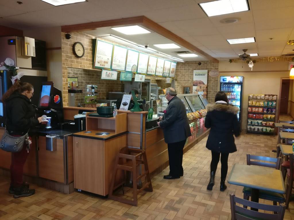 Subway | restaurant | 6815 Route Transcanadienne, Pointe-Claire, QC H9R 5J1, Canada | 5146741890 OR +1 514-674-1890