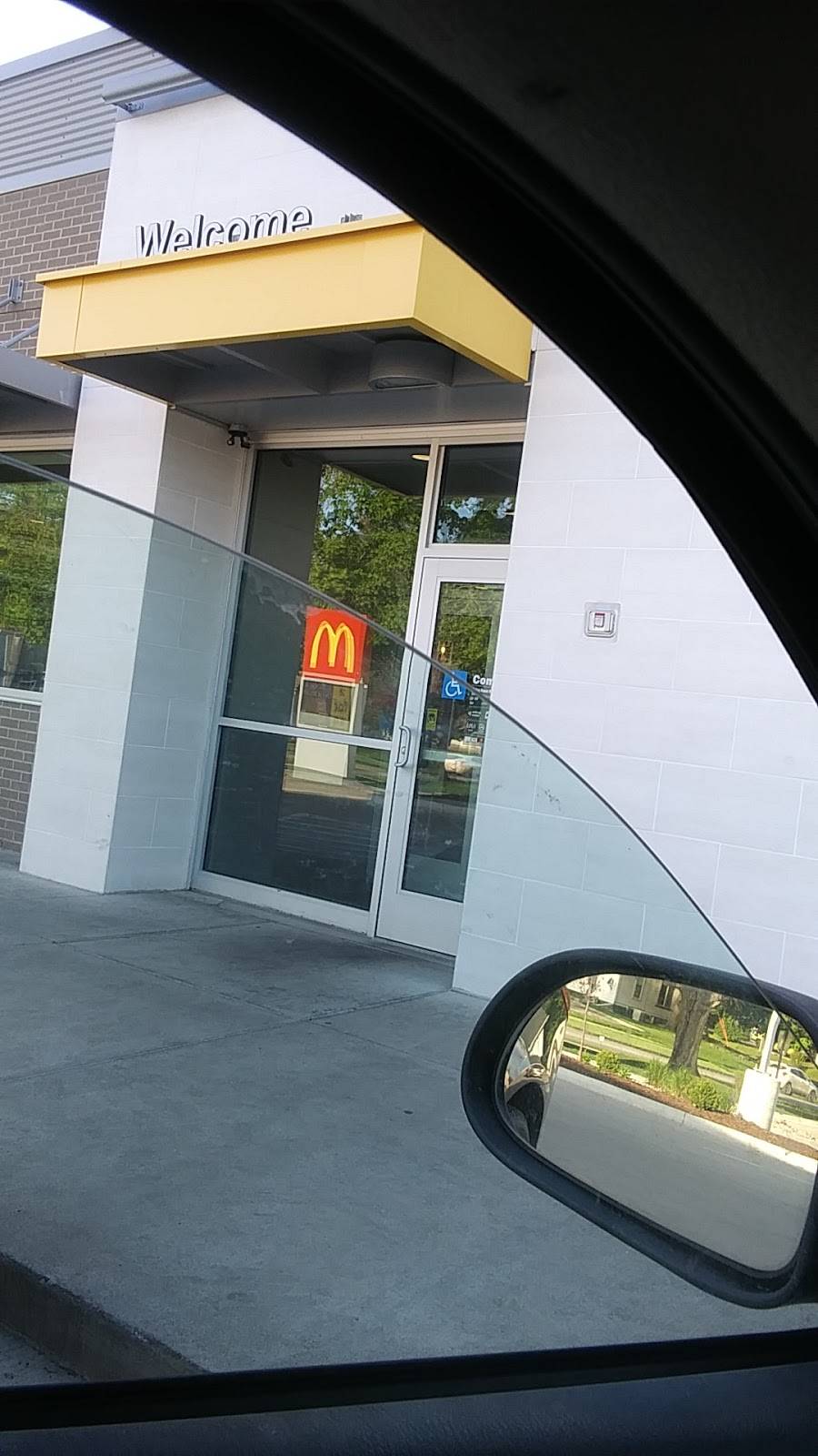 McDonalds | cafe | 726 1st Ave E, Newton, IA 50208, USA | 6417921205 OR +1 641-792-1205